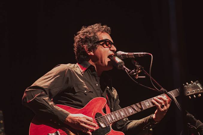Crowd at a A.J. Croce show
